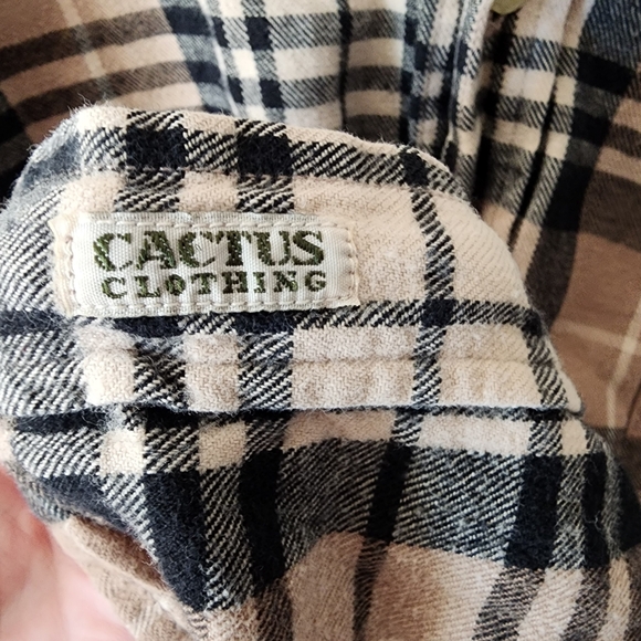 Cactus Clothing Men’s Button Down Shirt Size Large Tan Black Plaid 100% Cotton L - Picture 7 of 9